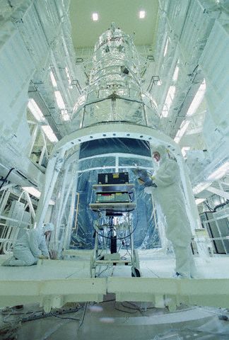 Hubble Teleskopu, Temiz Odada